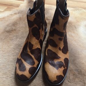 Louise et Cie Cowhide Haircalf Chelsea Boots – Size 8